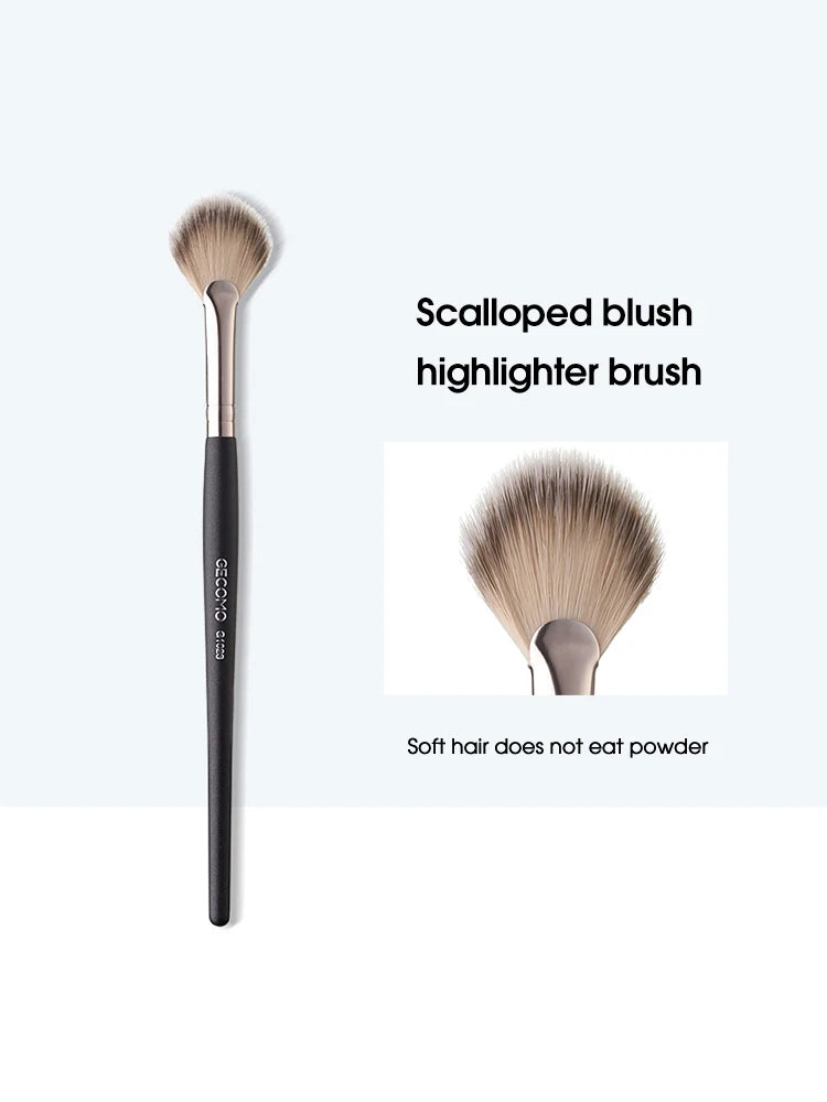 Powder blusher high gloss brush, soft hair, no powder, easy to apply makeup, novice powder blusher makeup brush, beauty tool