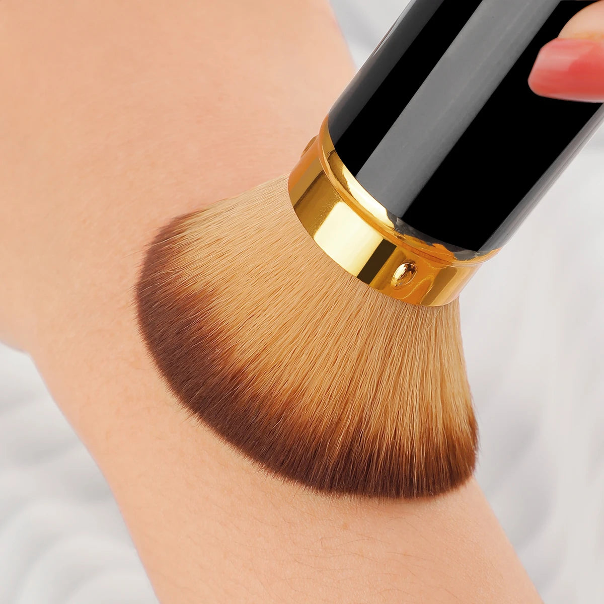 1 Pcs Retractable Makeup Brushes Powder Foundation Blending Blush Brush Make Up Cosmetics Brushes Female Metal Handle Brush