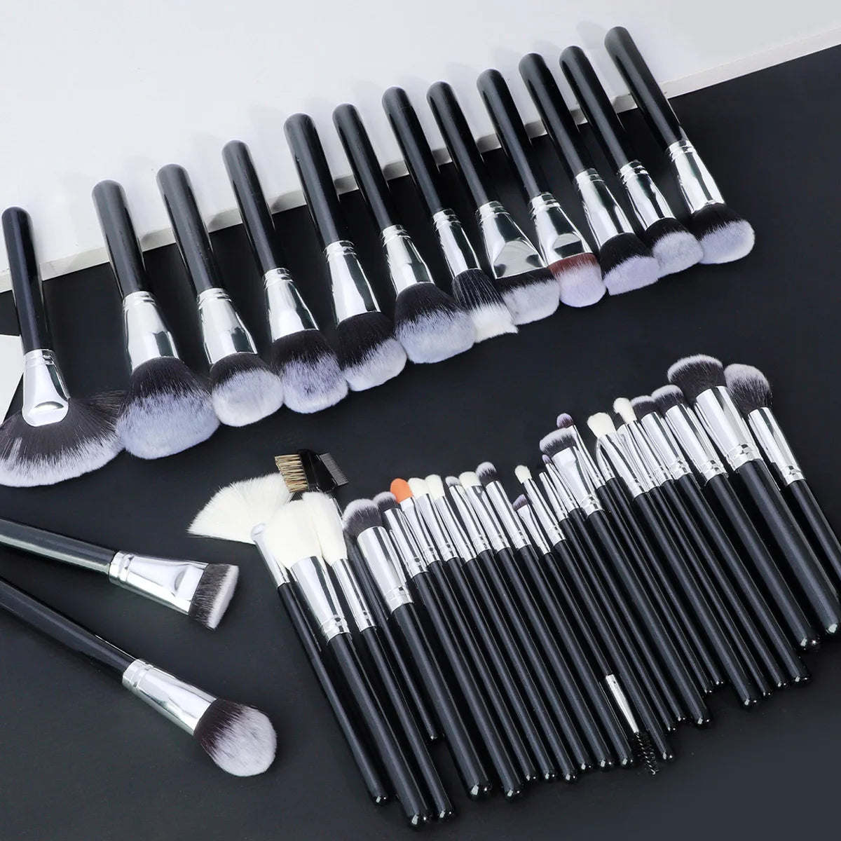 Professional Makeup Brush Set 40Pc Brushes Makeup Kit Synthetic Hair Foundation Power Eyeshadows Blending Beauty Tools